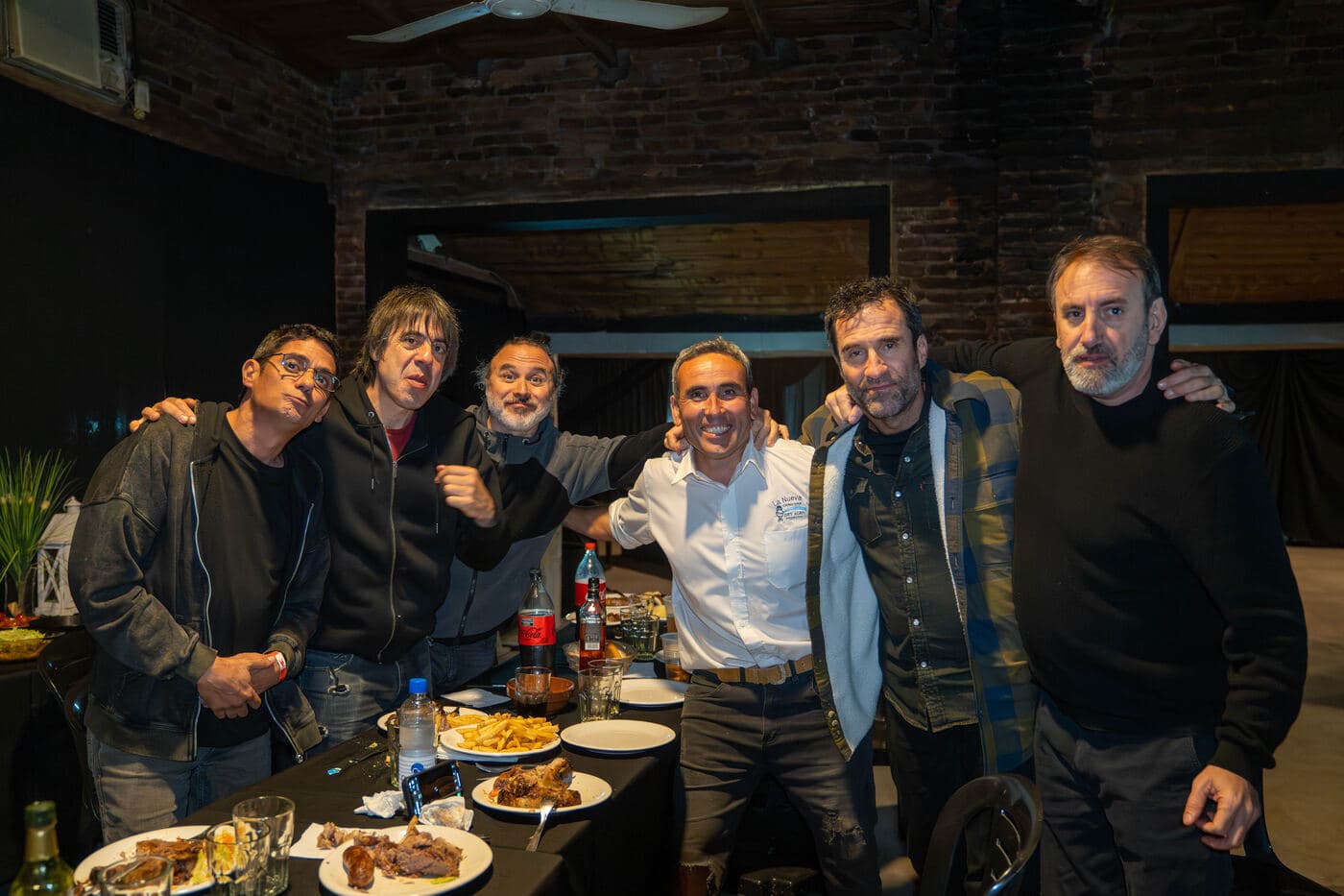 Compartiendo el asado con la banda